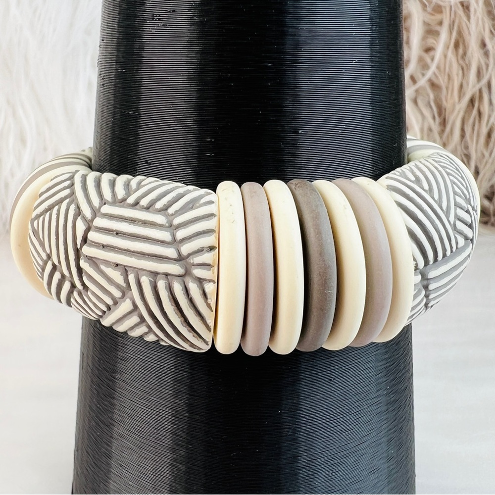 Beautiful, Bohemian, island beachy, chic stretch bracelet - Picture 3 of 9
